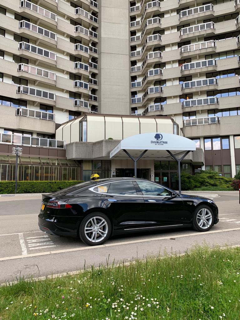 Tesla Model S No DoubleTree by Hilton
